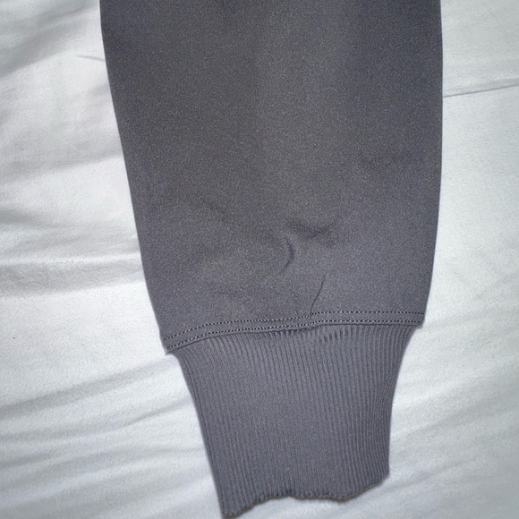 Lululemon Stretch Luxtreme High-Rise Jogger
Graphite Grey - Picture 7 of 8